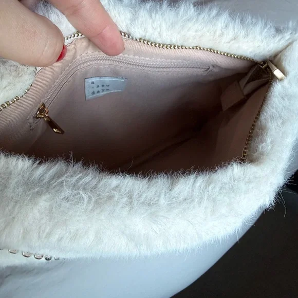 A New Day Elegant White Faux Fur Shoulder Bag - Picture 4 of 6